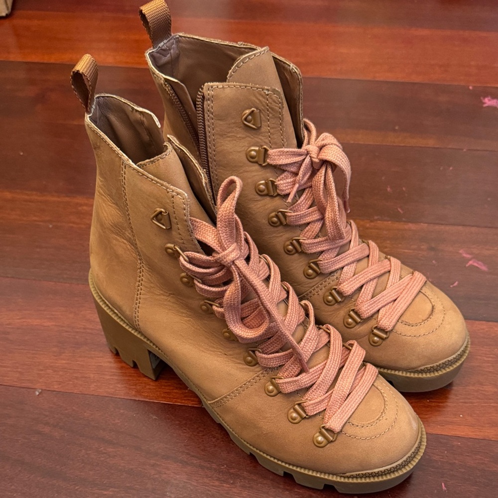 Schutz Stylish Women’s Tan Lace-Up Ankle Boots